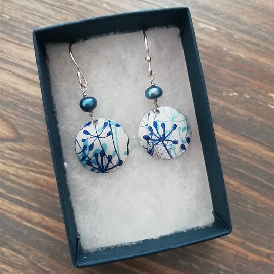 Circle Cow Parsley Earrings With Bead